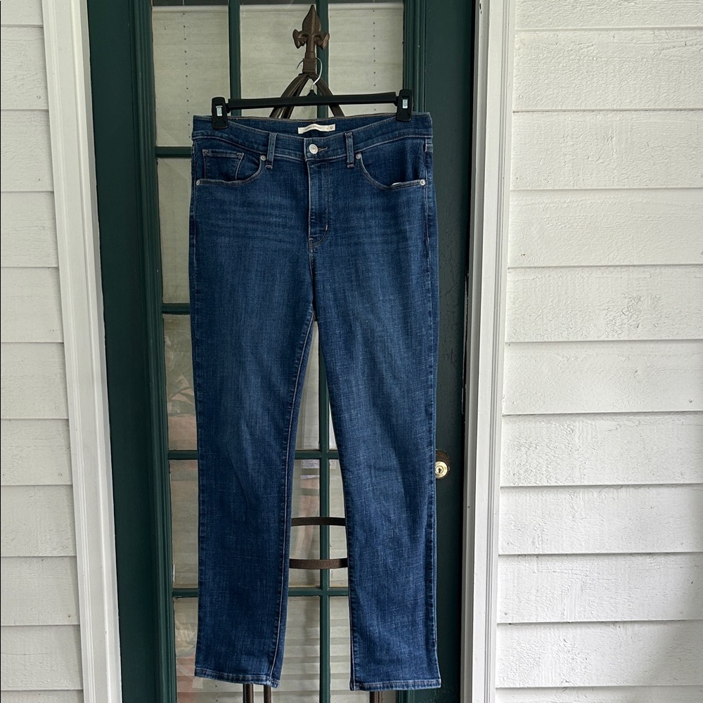 Levi's Women's Straight Leg Jeans Dark Wash  size 12 W31 / L30